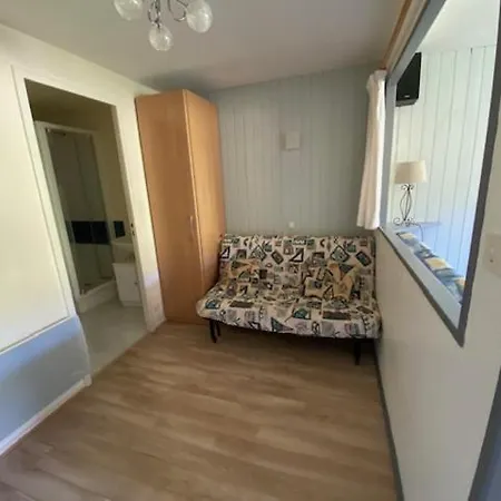 Pied De Pistes Tour De La Biche * Besse-et-Saint-Anastaise